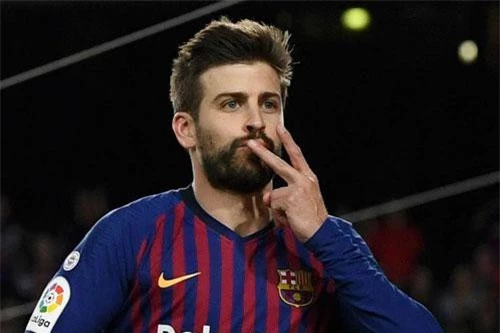 Trung vệ: Gerard Pique (Barcelona).