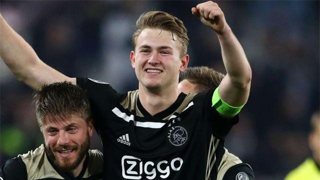 “Hàng hot” De Ligt bật cười trước lời đề nghị của M.U