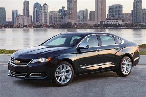 9. Chevrolet Impala 2019 (điểm số: 8,5/10, giá khởi điểm: 28.020 USD).