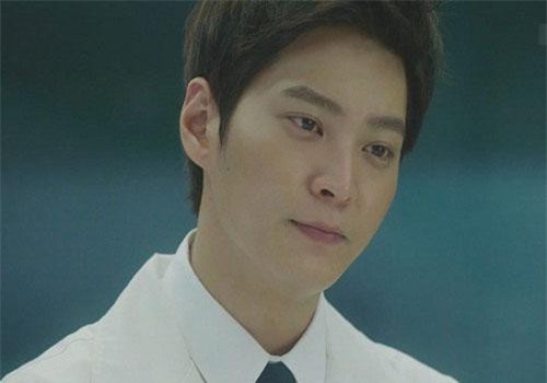 Đều đặn 10h tối là vợ lên giường ngủ, tôi chỉ biết sự thật vào một hôm bị tỉnh giấc lúc nửa đêm