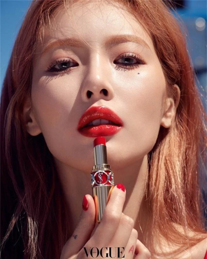 Gây sốc vì mặc như sắp tụt và khoe vòng 3, Hyuna lại sexy đúng đẳng cấp nữ hoàng gợi cảm ở khoảnh khắc kín đáo nhất - Ảnh 1.