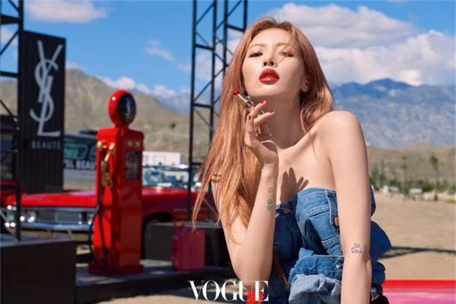 Gây sốc vì mặc như sắp tụt và khoe vòng 3, Hyuna lại sexy đúng đẳng cấp nữ hoàng gợi cảm ở khoảnh khắc kín đáo nhất - Ảnh 2.