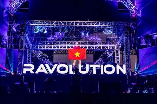 Giới trẻ Sài Gòn “sướng mắt đã tai” với đại hội âm nhạc EDM Yamaha Ravolution - 4