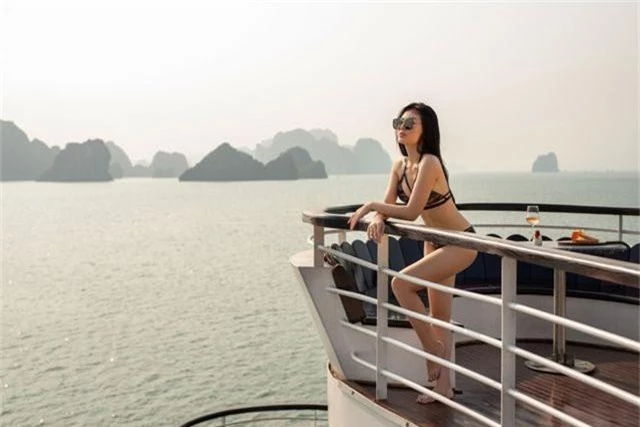 Lan Cave Thanh Hương khoe body nóng bỏng, siêu vòng 3 với bikini - 13