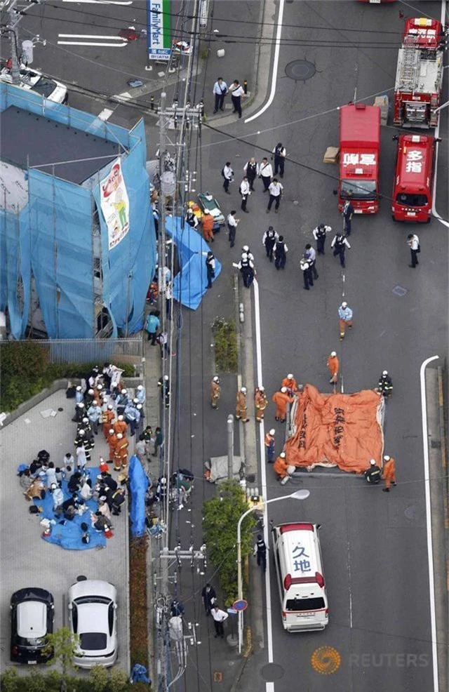 Tấn công bằng dao kinh hoàng gần Tokyo, 2 người chết, 17 người bị thương - 2