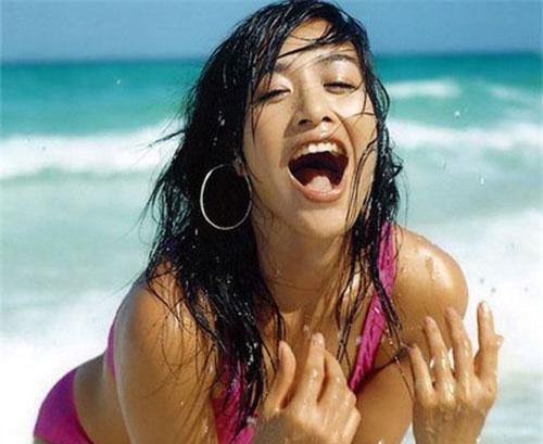 Đường tình sóng gió của "quả bom gợi cảm" gốc Việt - Chung Lệ Đề