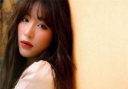 Sau nửa năm chữa bệnh, Hòa Minzy trở lại xinh hút hồn với bản ballad không thể đau khổ hơn