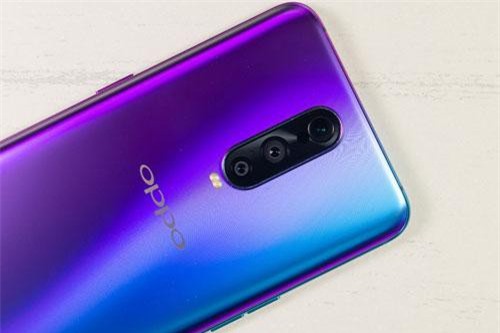 Smartphone 3 camera sau, RAM 8 GB của Oppo giảm giá 3 triệu đồng tại Việt Nam