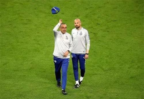 David Luiz và Higuain cãi nhau, Sarri nổi giận bỏ buổi tập