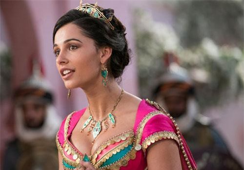 Nhan sắc tựa nữ thần của nữ diễn phim Aladdin