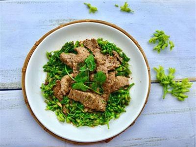Cách làm thịt bò xào hoa thiên lý đủ chất mà không ngán