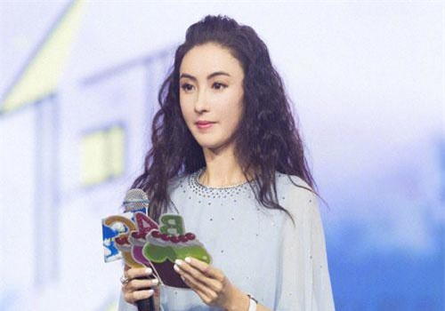 Trương Bá Chi tự tin khoe mặt mộc, tiết lộ bí quyết dưỡng nhan, khẳng định không ngại bị chê già