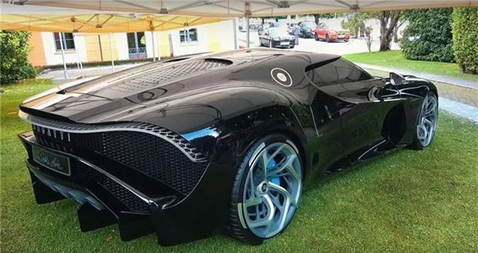 Can canh 'sieu xe' dat nhat the gioi Bugatti La Voiture Noire, tri gia 435 ty dong hinh anh 3