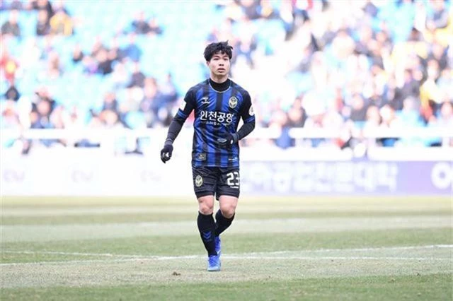 Công Phượng vẫn chật vật tìm chỗ đứng trong đội hình Incheon United - 2