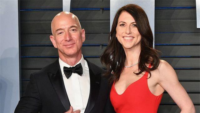 Vợ cũ tỷ phú giàu nhất thế giới quyên góp nửa gia tài làm từ thiện