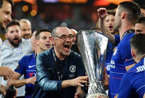 Giúp Chelsea vô địch Europa League, Sarri vẫn chẳng dám chắc tương lai