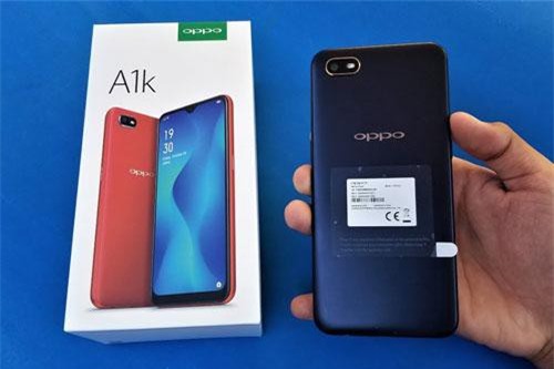 Trên tay smartphone giá rẻ, pin 'trâu' vừa lên kệ tại Việt Nam
