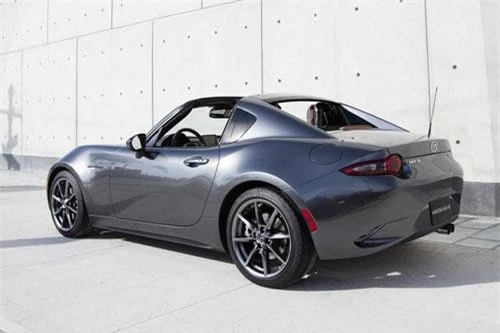 Mazda MX-5.