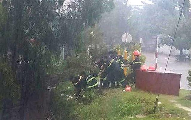 Hai cha con trú mưa trong ống cống, bị nước cuốn trôi