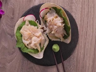 Clip: Trổ tài làm sashimi và tempura ốc vòi voi kiểu Nhật tươi ngon, lạ miệng