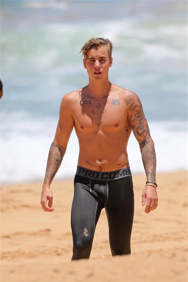 Bắt gặp Justin Bieber cởi trần tập gym, cơ ngực cuồn cuộn đi chơi trốn tìm nhưng một bộ phận vẫn gây ngỡ ngàng - Ảnh 5.