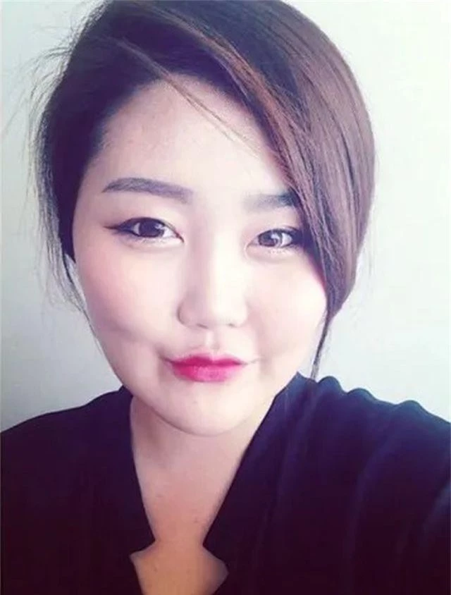 Gương mặt dao kéo gây tranh cãi của “bà trùm” thời trang mỹ phẩm Hàn Quốc - 1