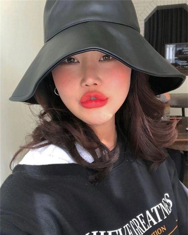 Gương mặt dao kéo gây tranh cãi của “bà trùm” thời trang mỹ phẩm Hàn Quốc - 7