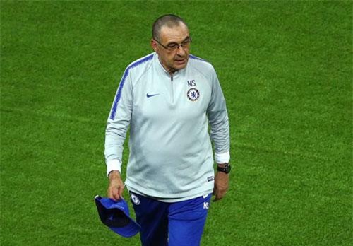 Lý do bất ngờ khiến Sarri ném mũ và bỏ dỡ buổi tập