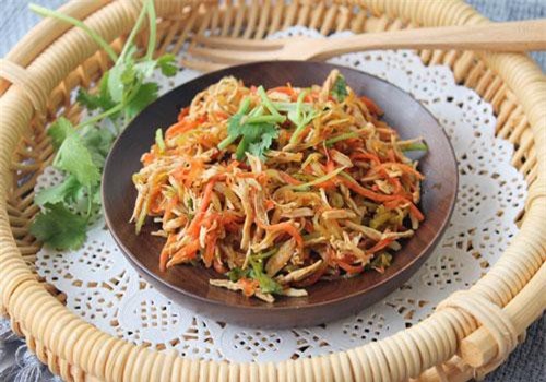 Cách làm món nộm gà xé vừa no vừa ngon mà chẳng lo tăng cân