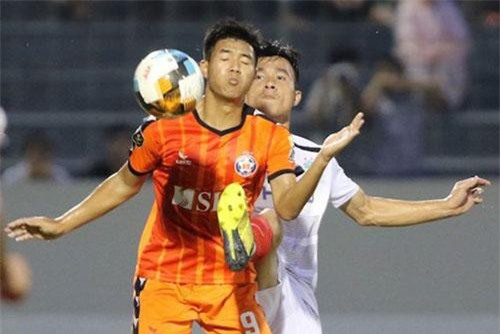 Hà Đức Chinh ghi bàn, SHB Đà Nẵng đánh bại đội đầu bảng TPHCM