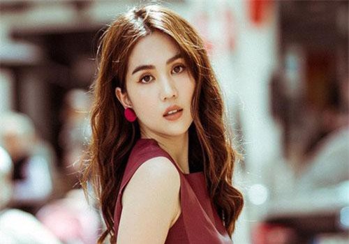 "Bão thị phi" còn chưa tan, Ngọc Trinh đã đem dòng trạng thái từ 3 năm trước ra thách thức dư luận?