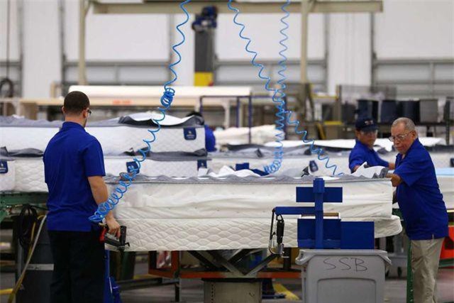 Mỹ tiếp tục “giáng đòn” thuế quan lên hàng hóa Trung Quốc