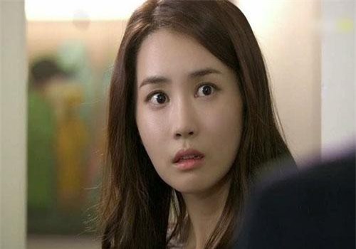 Đang hoảng hốt vì mẹ chồng mang vàng cưới đi bán, nàng dâu rơi nước mắt khi biết sự thật phía sau