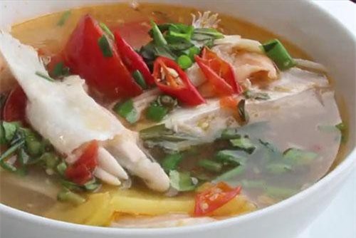 Cách khử mùi tanh của cá cho nồi canh chua lườn cá hồi thơm ngon đến giọt cuối cùng