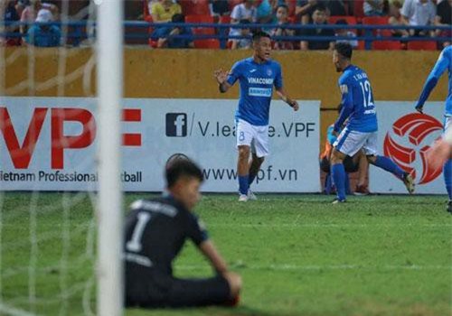 Mạc Hồng Quân chói sáng, HLV Park Hang Seo sẽ tính toán lại?