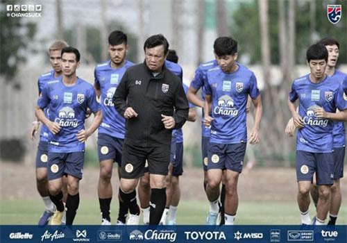 Đội tuyển Thái Lan tập luyện miệt mài, sẵn sàng đối đầu với tuyển Việt Nam