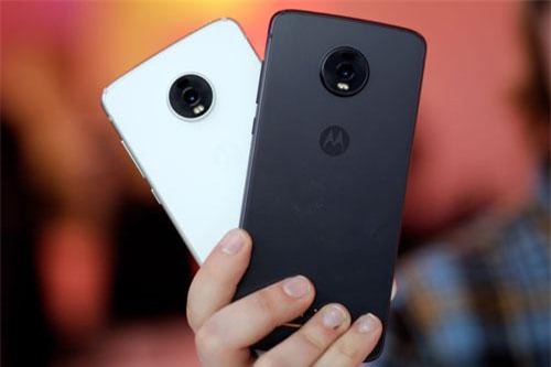 Trên tay Motorola Moto Z4 vừa trình làng
