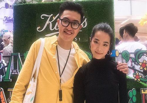 Thêm một nữ chính "Người ấy là ai?" đăng ảnh thân mật cùng "chàng trai bãi xe" khiến dân mạng náo loạn