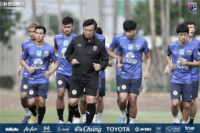 Đội tuyển Thái Lan tập luyện miệt mài, sẵn sàng đối đầu với tuyển Việt Nam - 1
