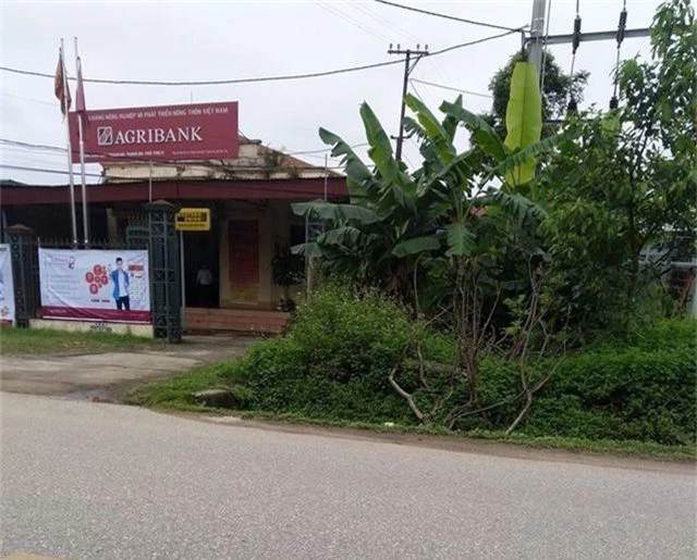 Nam thanh niên xông vào ngân hàng Agribank, nghi cướp hơn 500 triệu đồng - 1