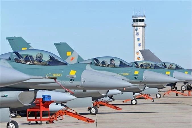 Sap co Su-35S Nga, Indonesia con di mua F-16 My lam gi?-Hinh-3