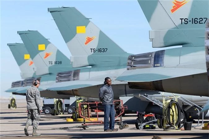 Sap co Su-35S Nga, Indonesia con di mua F-16 My lam gi?-Hinh-7