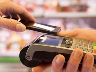 Thị trường thanh toán điện tử "tăng nhiệt" vì Mobile Money
