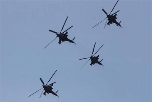 Phi công Nga thi tài phóng tên lửa và nã pháo, phì cười với màn rượt đuổi của lửng và cáo