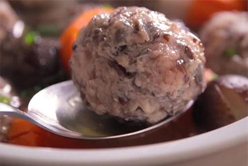 Canh rau củ mộc viên cho bữa cơm gia đình thêm ngon lạ