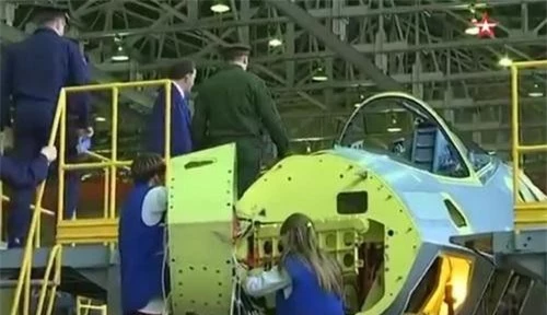 Tiêm kích tàng hình Su-57 sản xuất loạt đầu tiên trên dây chuyền lắp ráp của KnAAPO