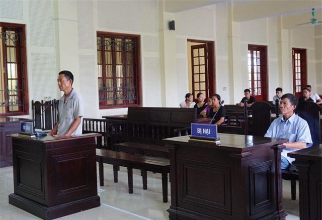Nghệ An: “Xới” lại vụ việc từ 7 năm trước, dượng rể cháu vợ lôi nhau ra tòa