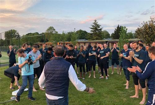 Choáng vì bài tập độc nhất vô nhị của Tottenham