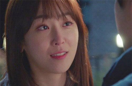 Vui miệng nói chuyện với cô thợ làm tóc, tôi chết điếng khi phát hiện ra sự thật về chồng sắp cưới