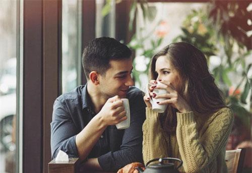 Vì một câu nói mà anh chàng hủy bỏ ngay đám cưới với cô tiểu thư giàu có để về quê lấy một cô vợ bình dị